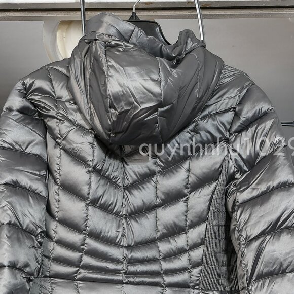 Women Bernardo Ladies Packable Quilted Jacket in charcoal color . - Picture 10 of 10